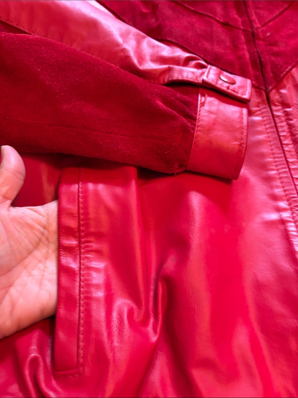 Women’s Red Chevron Zip-Front Bomber Jacket - Picture 5 of 8